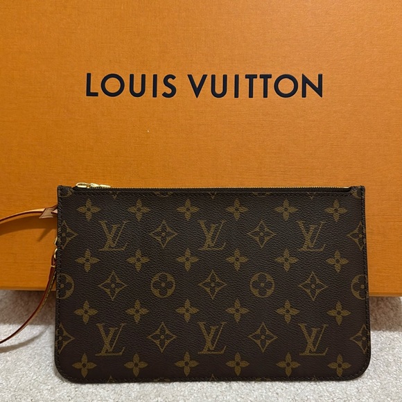 LOUIS VUITTON NEVERFULL MM POUCH - Picture 3 of 4